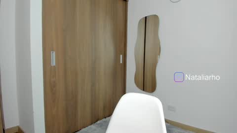 Snapshot of nicole_whitee chatting on December 20, 8:34 pm N A T A L I A online show from December 20, 8:34 pm