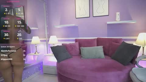 Snapshot of nicolecrawft chatting on September 27, 7:08 pm Nicole Crawft online show from September 27, 7:08 pm