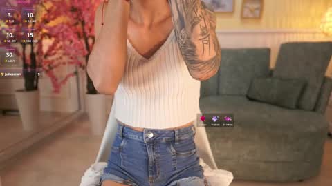 Nicole Crawft online show from November 7, 7:14 pm