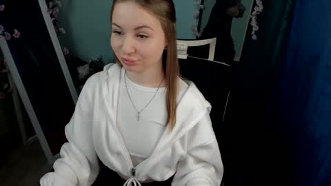 Snapshot of nicoledior_ chatting on January 8, 7:54 am Nicole online show from January 8, 7:54 am