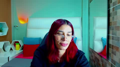 N i c o l e  online show from January 5, 2:19 pm