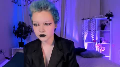 Snapshot of nicolefloret chatting on December 12, 2:00 pm Nicole online show from December 12, 2:00 pm