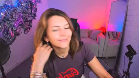 nicolehits online show from September 30, 9:25 am