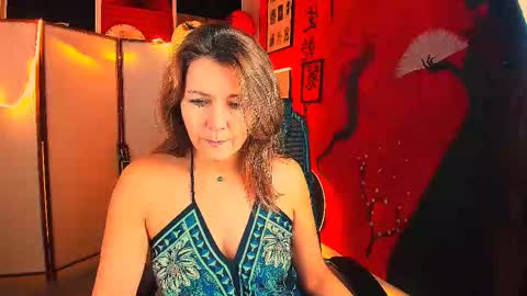 nicolehits online show from October 18, 9:21 am