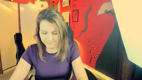 nicolehits online show from November 2, 9:11 am