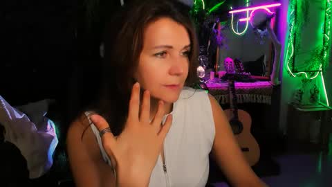 nicolehits online show from November 26, 9:32 am