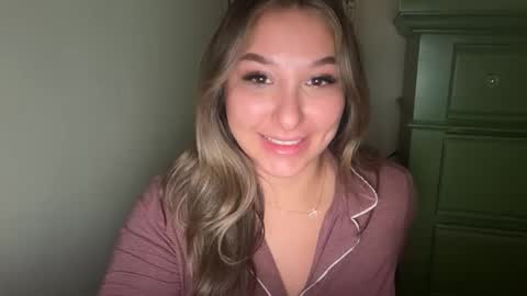 nicolelovesyou444 online show from November 1, 3:36 pm