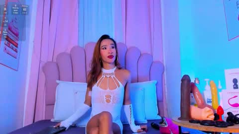 nicolemadrird online show from March 25, 11:27 am