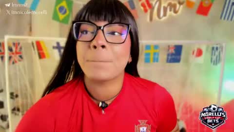 Snapshot of nicolemorelli2 chatting on June 17, 2:18 pm Andrea give it a thumbs up please its important online show from June 17, 2:18 pm
