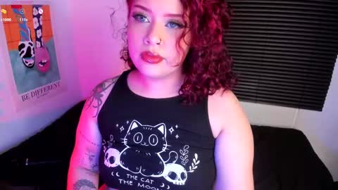 Snapshot of nicoleozzyy chatting on February 23, 8:44 pm Nico online show from February 23, 8:44 pm