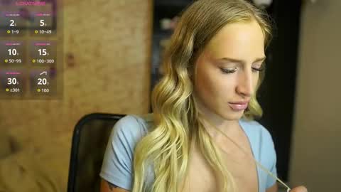 nicolette__shea_ online show from October 19, 1:23 pm