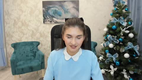 nicolewerti online show from December 12, 8:14 am