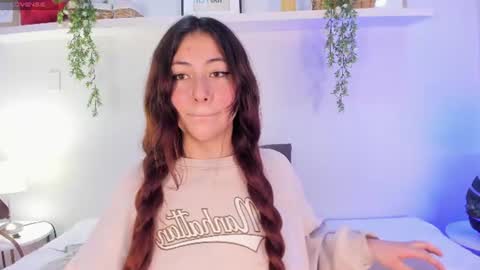 Snapshot of nicolle_evanss_ chatting on June 13, 3:26 am nicolle_evanss_ online show from June 13, 3:26 am