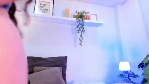 Snapshot of nicolle_evanss_ chatting on June 25, 5:12 am nicolle_evanss_ online show from June 25, 5:12 am