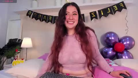 Snapshot of nicolle_evanss_ chatting on July 11, 4:04 am nicolle_evanss_ online show from July 11, 4:04 am