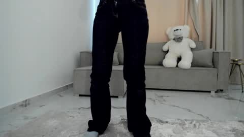 Nicolle online show from April 4, 5:16 am