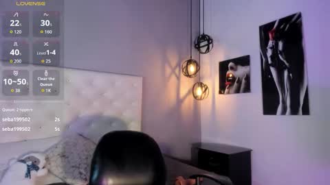 Nicolle online show from January 5, 5:27 pm