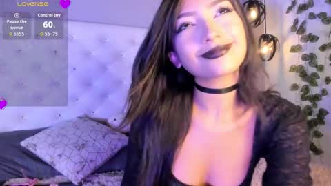 Nicolle online show from March 26, 1:38 pm