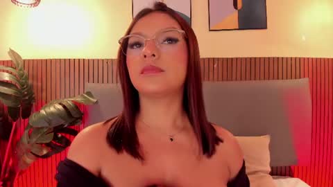 NICOLLE EVANS online show from July 2, 11:16 am