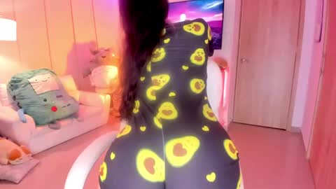 Nicolle  Go to Visit   online show from February 5, 1:33 pm