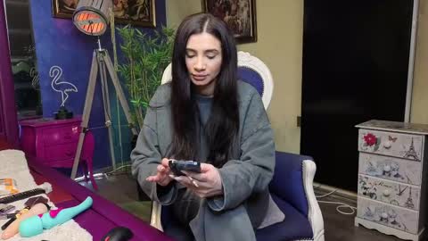 Nicolle online show from February 26, 10:47 am