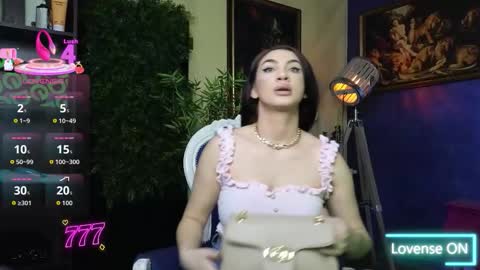 Nicolle online show from February 7, 11:25 am