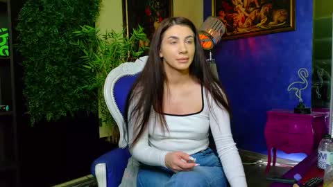 Nicolle online show from February 28, 6:03 am