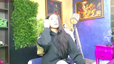 Snapshot of nicollepalmer chatting on April 20, 9:01 am Nicolle online show from April 20, 9:01 am