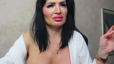 Nicolle online show from January 16, 12:02 am