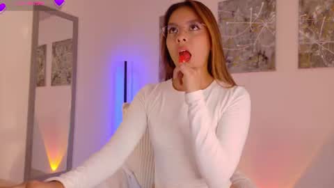 Nicollewest online show from July 14, 10:59 pm