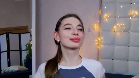 Snapshot of nicolros chatting on January 10, 6:49 pm NicolRos online show from January 10, 6:49 pm
