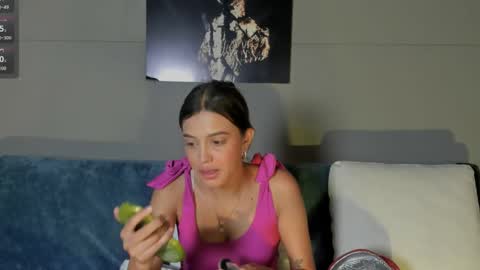 Nicol online show from April 7, 9:04 pm