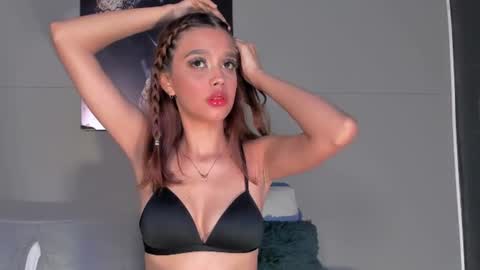 Snapshot of nicolvibes_212 chatting on July 3, 9:32 pm Nicol online show from July 3, 9:32 pm