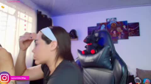Snapshot of nicorobinn chatting on March 10, 10:04 pm Lizzie online show from March 10, 10:04 pm