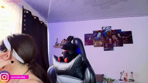 Snapshot of nicorobinn chatting on March 15, 9:10 pm Lizzie online show from March 15, 9:10 pm