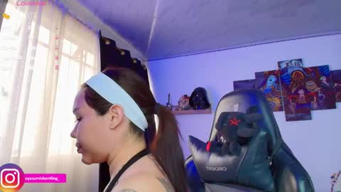 Snapshot of nicorobinn chatting on March 22, 9:18 pm Lizzie online show from March 22, 9:18 pm