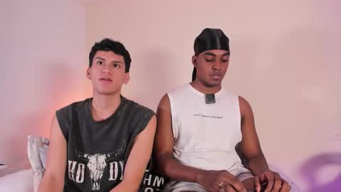 Snapshot of nicoymark1 chatting on February 11, 6:18 am Nico y Mark online show from February 11, 6:18 am