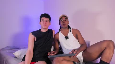 Snapshot of nicoymark1 chatting on February 12, 6:30 am Nico y Mark online show from February 12, 6:30 am