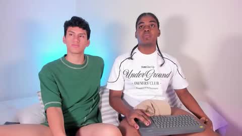 Snapshot of nicoymark1 chatting on March 14, 11:48 am Nico y Mark online show from March 14, 11:48 am