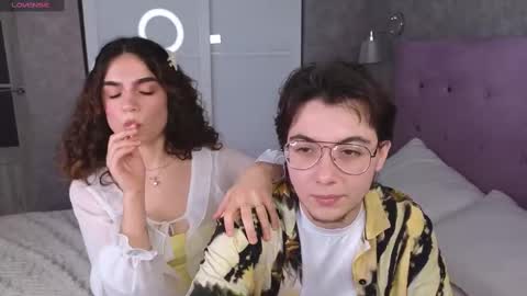 Snapshot of nightfloat chatting on February 21, 11:21 pm Daisy nd Tyler 3 online show from February 21, 11:21 pm