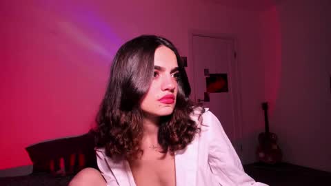 Daisy online show from November 25, 2:28 pm