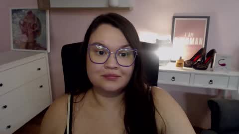 Snapshot of nightholly chatting on February 20, 6:48 am Holly online show from February 20, 6:48 am