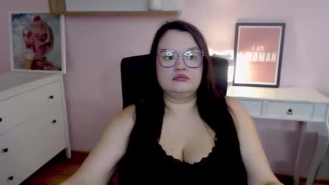 Holly online show from March 4, 5:57 am