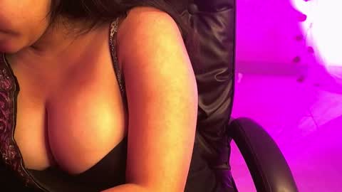 nightqueen107446 online show from February 27, 2:33 am