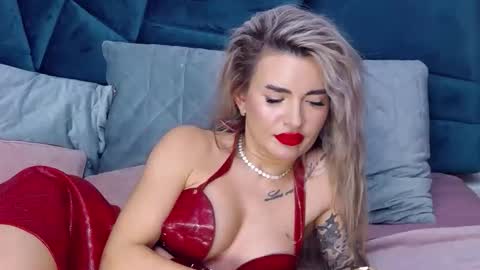 Iris online show from October 22, 7:30 am