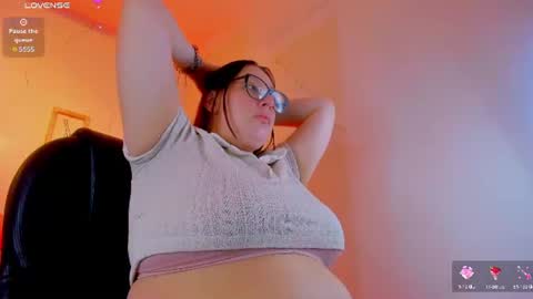 Snapshot of niickyjones chatting on June 21, 11:51 pm Anni online show from June 21, 11:51 pm
