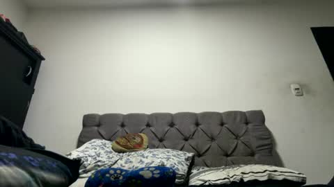 Snapshot of niickyjones chatting on July 15, 3:12 am Anni online show from July 15, 3:12 am