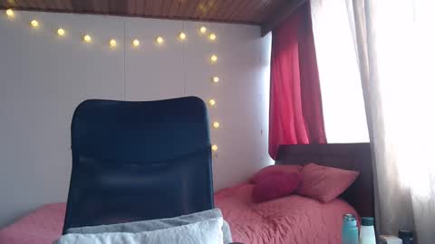 Snapshot of niina_jones chatting on January 8, 3:17 pm Niina Jones online show from January 8, 3:17 pm