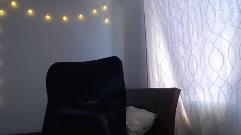 Snapshot of niina_jones chatting on January 18, 6:10 pm Niina Jones online show from January 18, 6:10 pm