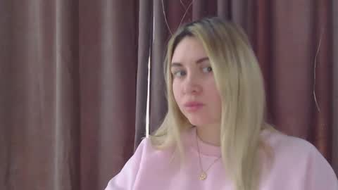 Snapshot of nika_flame chatting on January 15, 12:43 pm Nika online show from January 15, 12:43 pm